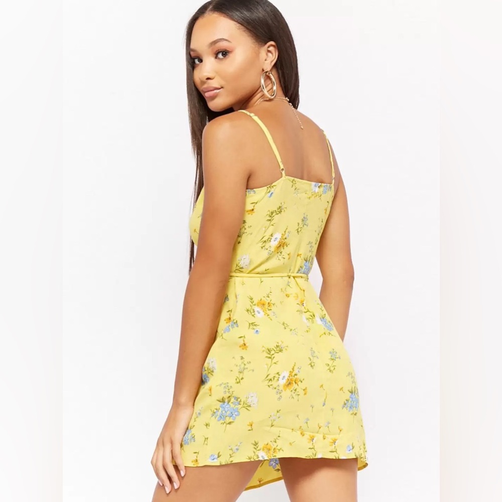 FOREVER 21 Women Yellow Printed Wrap Dress - Picture 3 of 5